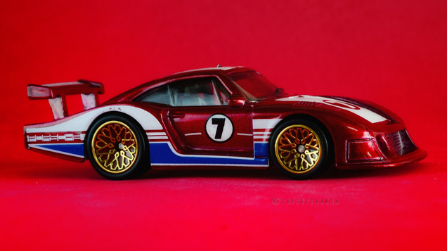 Illustration for article titled Rennsport Reunion: 1/64 Hot Wheels Car Culture Track Day Porsche 935/78